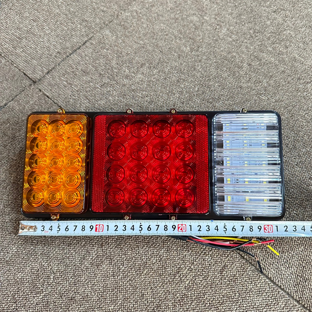 Đèn hậu xe tải. Đèn hậu Led đuôi xe ô tô 12v/24v chất lượng cao. SD 2003A