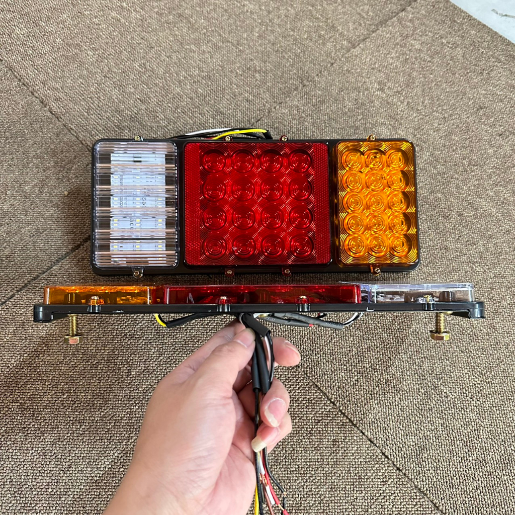 Đèn hậu xe tải. Đèn hậu Led đuôi xe ô tô 12v/24v chất lượng cao. SD 2003A