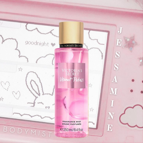 ✨ Xịt thơm Body Mist 𝐕𝐢𝐜𝐭𝐨𝐫𝐢𝐚'𝐬 𝐒𝐞𝐜𝐫𝐞𝐭 𝐕𝐞𝐥𝐯𝐞𝐭 𝐏𝐞𝐭𝐚𝐥𝐬
