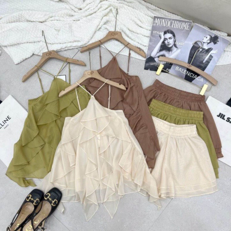Set áo cổ yếm bèo 2 lớp có dây điều chỉnh và quần chun co giãn chất liệu tơ mềm xếp tầng