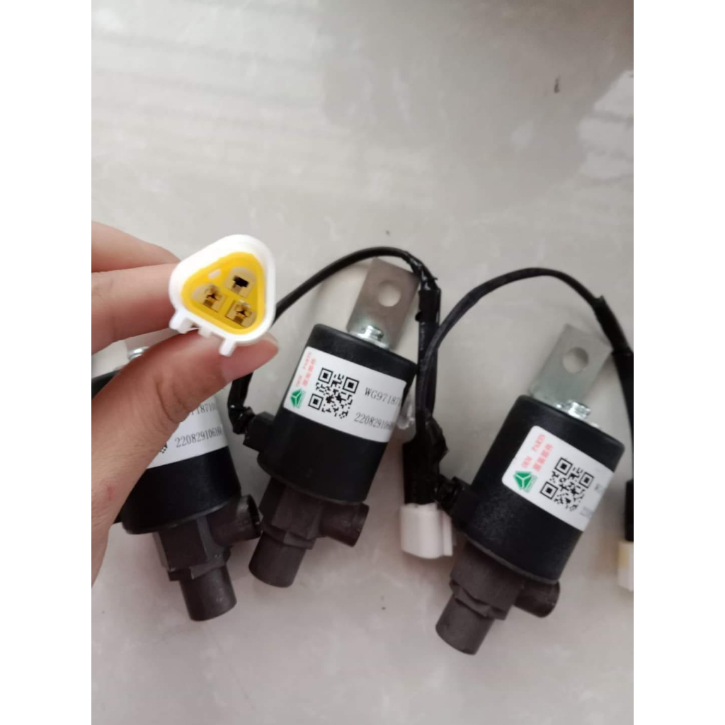 Rơ le còi hơi howo