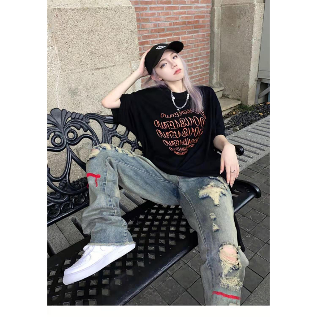 Quần jean rách phù hợp với màu thêu hợp thời trang với eo cao và giảm béo