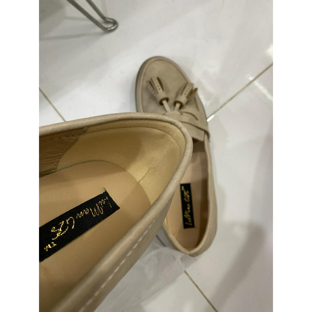 Size 39 - Giày lười loafer moca đế bệt mũi tròn màu kem xám tro