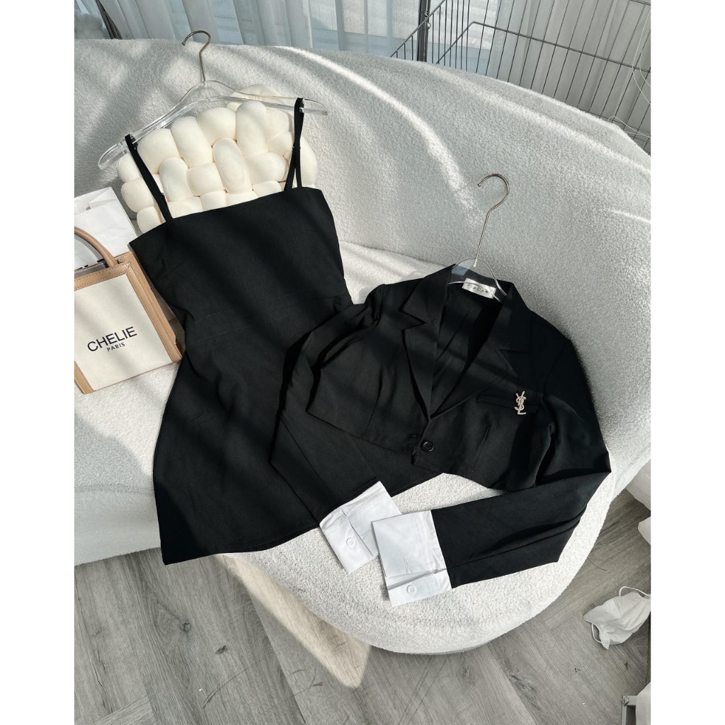 SET ĐẦM ĐEN 2 DÂY + ÁO KHOÁC CROPTOP VEST BO TAY TRẮNG