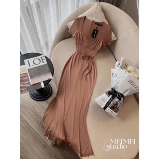 Đầm dúm ngực đuôi cá