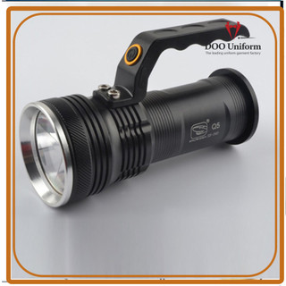 Đèn pin cầm tay siêu sáng