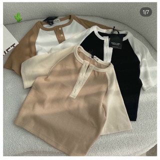 Áo thun nữ dáng ngắn croptop tay ngắn chất thun gân phối màu kiểu gài nút xinh xắn