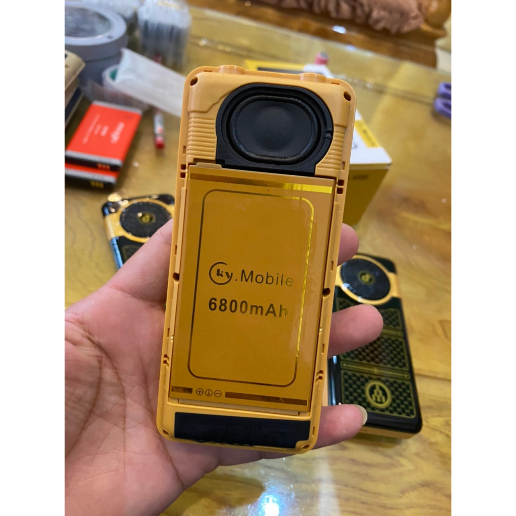 Siêu phẩm dành cho người già A900 , loa to , đọc số , đèn pin siêu sáng , pin khủng 6800 mAh , mới 100% full box