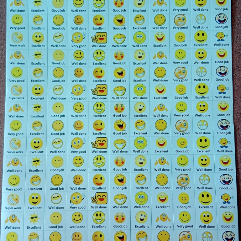 Sticker Tiếng anh "MẶT CƯỜI VUI VẺ" - Sticker khen thưởng học sinh