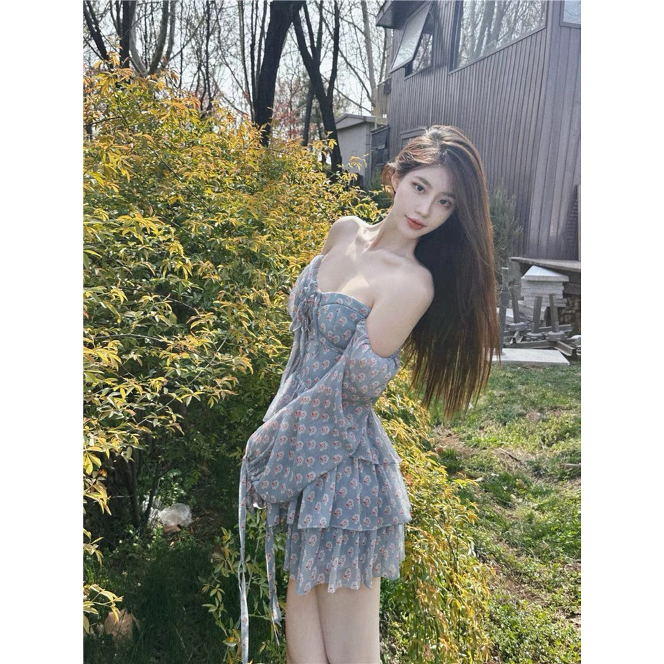 Váy ngắn hoa hai dây ôm eo màu danh dương siêu mới