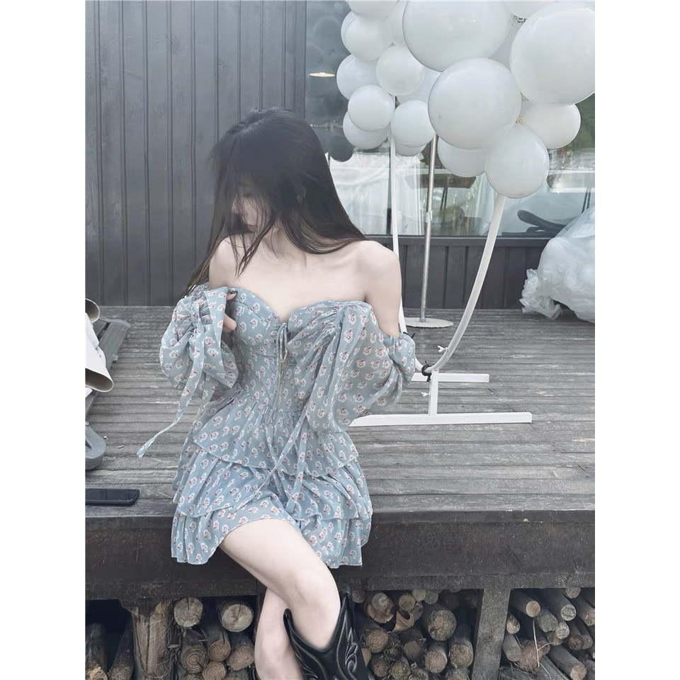 Váy ngắn hoa hai dây ôm eo màu danh dương siêu mới