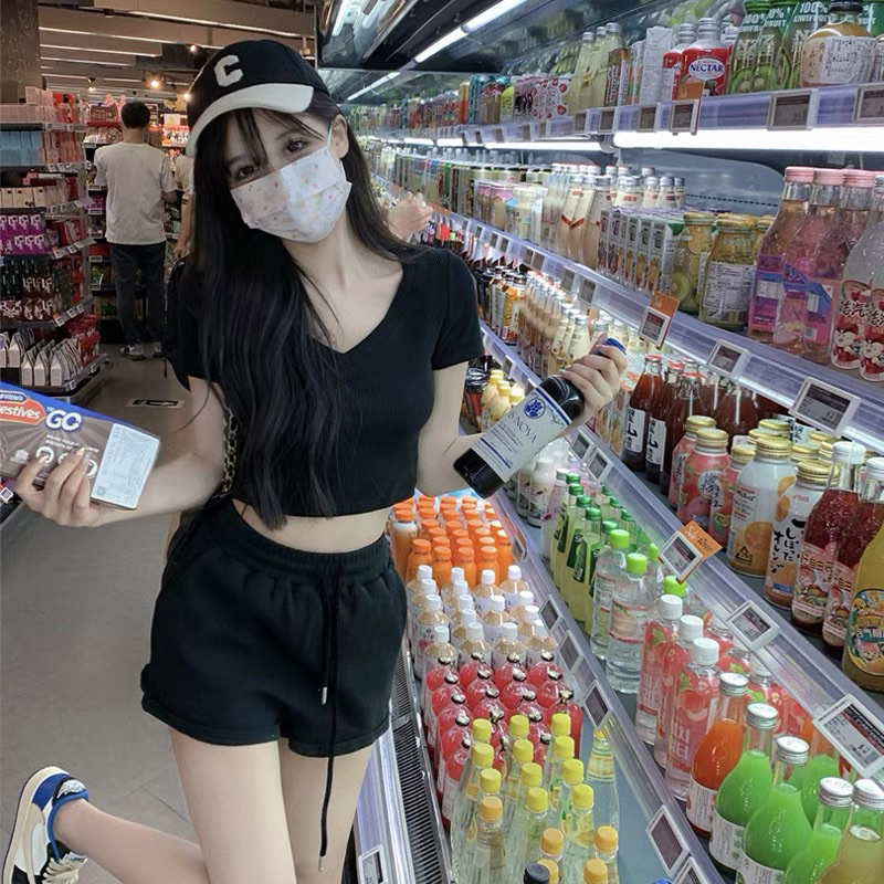 Sét Bộ Đồ Croptop Tay Ngắn Cổ Tim , Thể Thao Chất Len Gân Dày