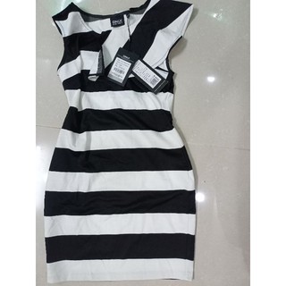 đầm body(only,k phải vnxk)lỗi dơ nhẹ