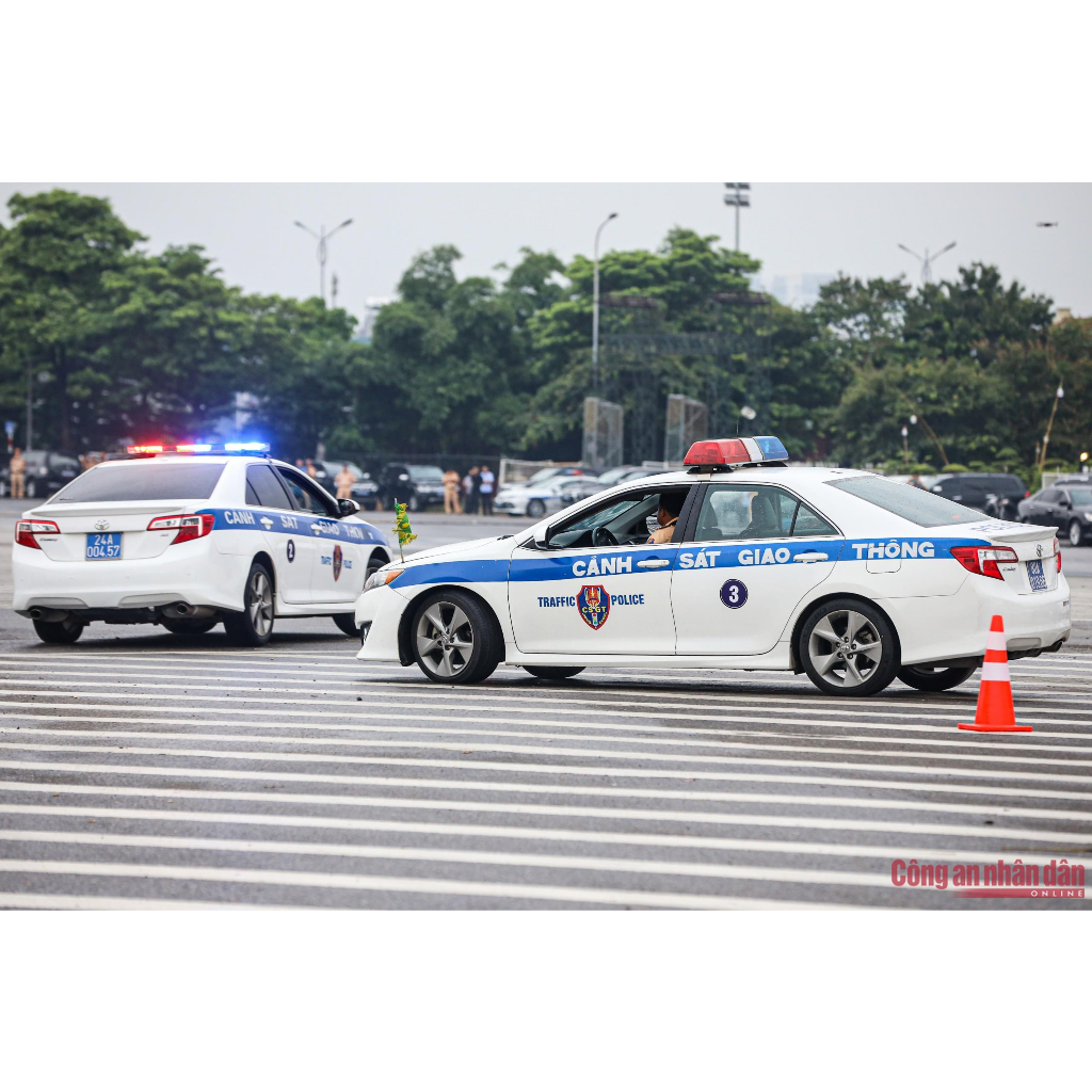 HT24workshop - Decal nước Cảnh sát Giao thông, Cảnh sát 113 cho xe mô hình 1:64 - Dán được hai xe