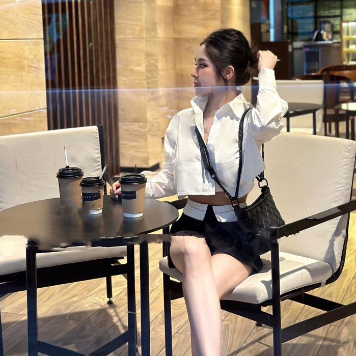 set áo croptop+ chân váy