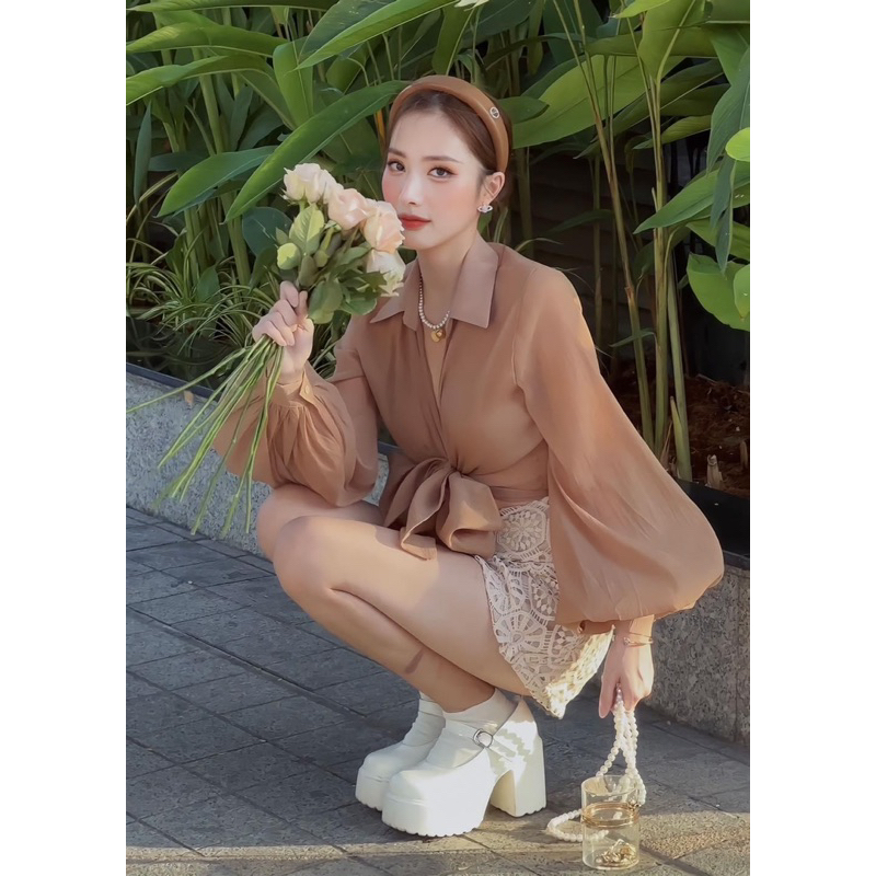 Set Bageo áo sơ mi nơ tay bồng mix chân váy ren hoạ tiết - TKCC