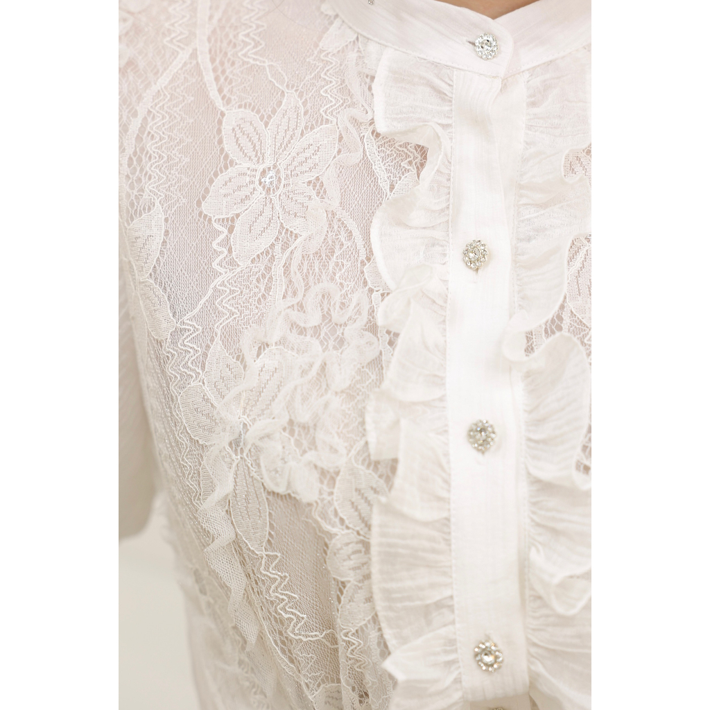 Bộ áo trắng ren hoa kết hợp chân váy bút chì