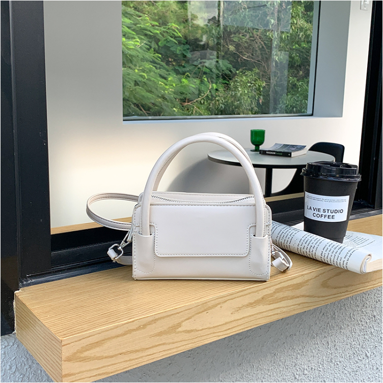 Túi xách nữ đeo chéo dạo phố ngày nắng size 18 cực xinh chất da lì chống bụi chống nước cao cấp Capucha T302