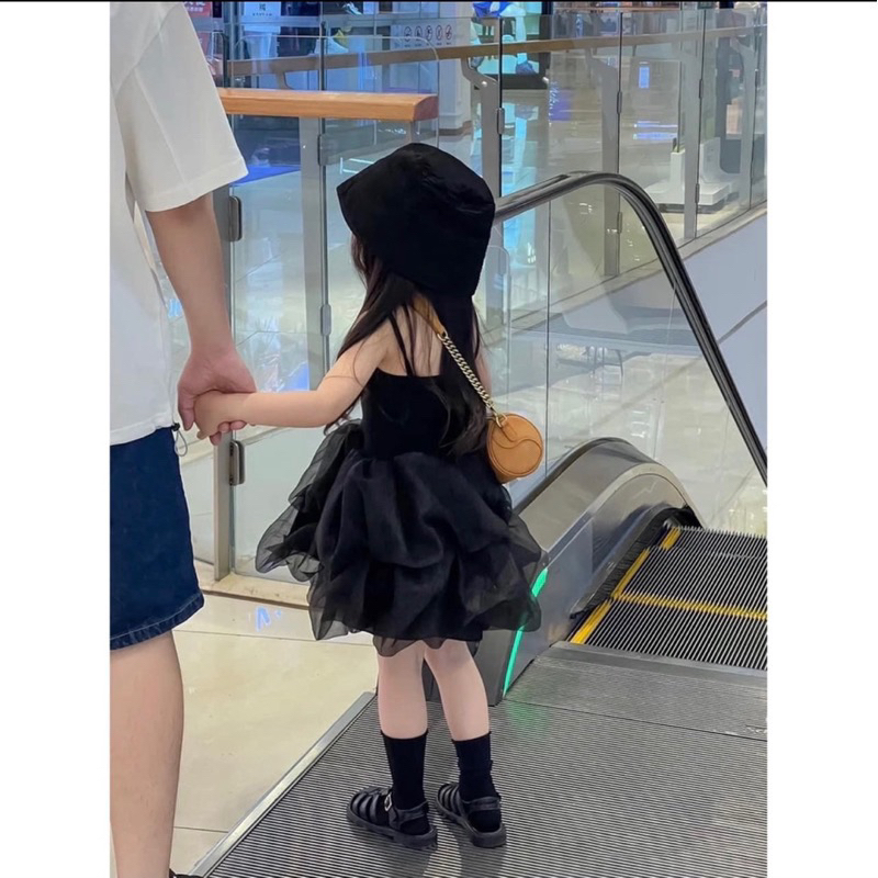 Váy đầm đen liền 2 dây voan bồng cho bé gái 10-20kg