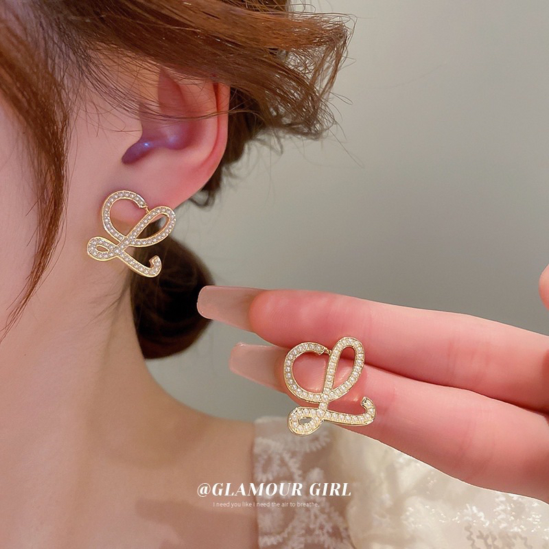 Khuyên tai vàng chữ L hot nữ