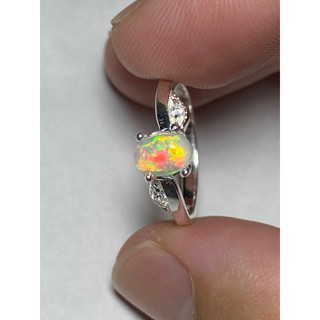 Nhẫn bạc đá Opal thiên nhiên.