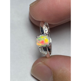 Nhẫn bạc đá Opal thiên nhiên.