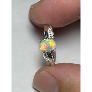 Nhẫn bạc đá Opal thiên nhiên.