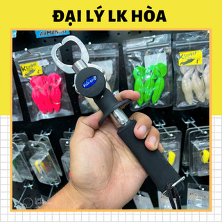 Kẹp gắp cá có kèm thước đo để ae đo size cá