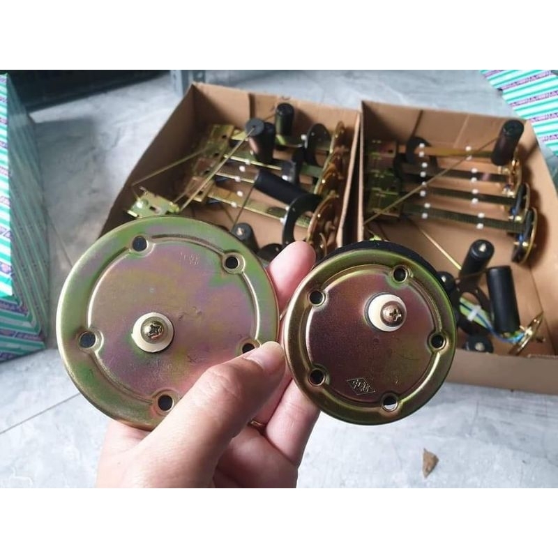 Pháo báo dầu xe tàu