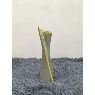 Bình hoa xoắn góc 22 cm - gốm sứ cường phát