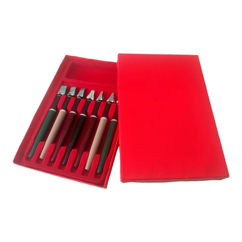 Bút đầu dẹp bơm mực, viết chữ gothic, tạng, phạn...