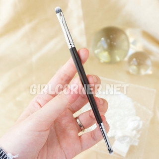 Cọ mày - liner Feather 2 đầu Dual Brush