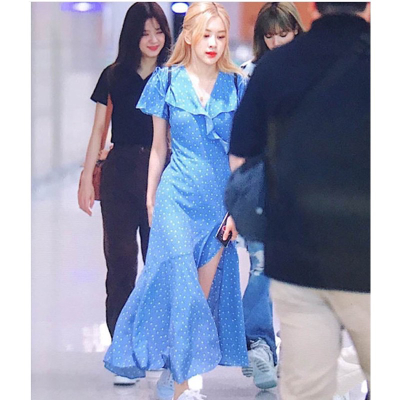 Đầm maxi đuôi cá chấm bi màu xanh nhạt giống Rosé Blackpink