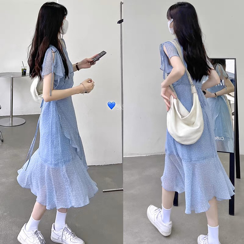 Đầm maxi đuôi cá chấm bi màu xanh nhạt giống Rosé Blackpink