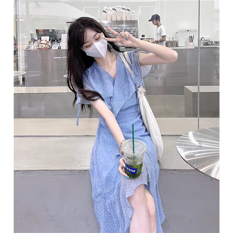 Đầm maxi đuôi cá chấm bi màu xanh nhạt giống Rosé Blackpink