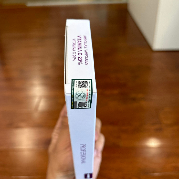 Skinclinic Vitamin C 20% - Huyết thanh C hiệu xuất cao, giúp sáng da, chống oxy hóa mờ thâm nám