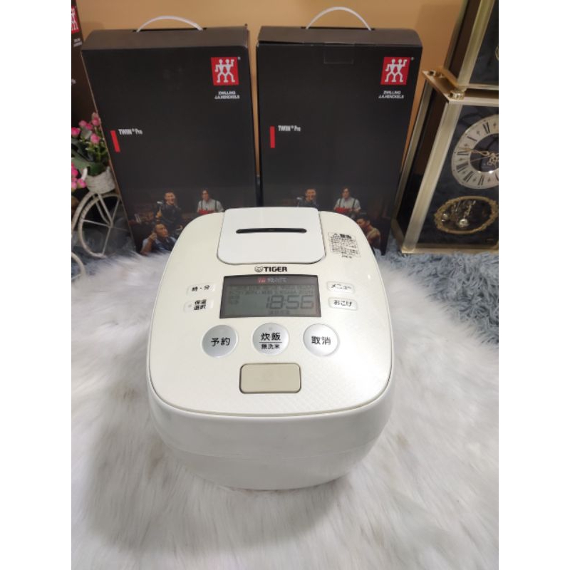 Nồi cơm tiger áp suất 2 bi nội địa nhật