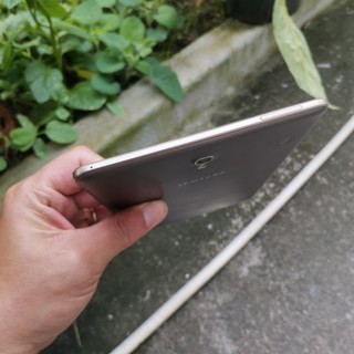 Máy tính bảng Galaxy Tab S T705
