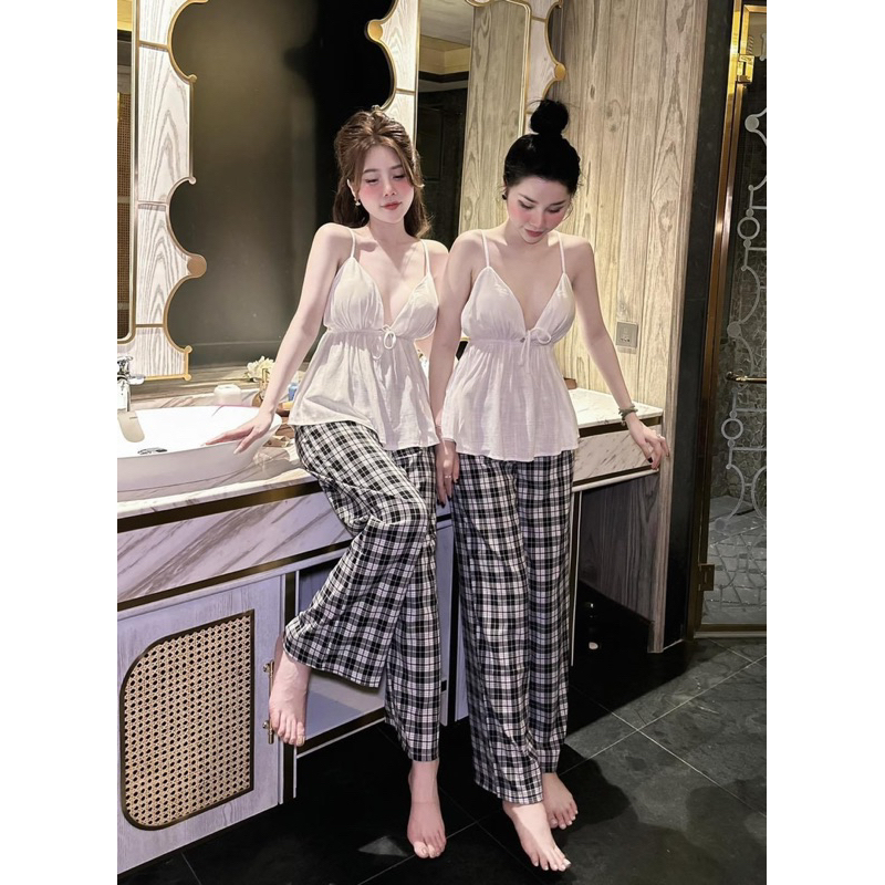 Set đồ lụa latin in họa tiết sang trọng, chất liệu lụa mềm mịn, áo eo sau may nhún chun, ôm dáng