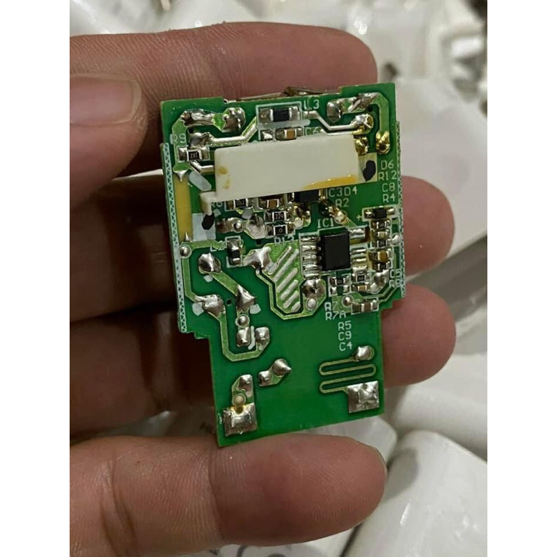 Bán buôn- HUAWEI 1A hỗ trợ chuẩn xạc 5V- 1A