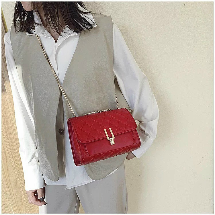 [  giảm 10K cho đơn bất kì ] Túi Xách Nữ Đeo Chéo Trần Trám Khóa Bấm Da Pu Màu Trơn ĐEN TRẮNG Dáng Vuông