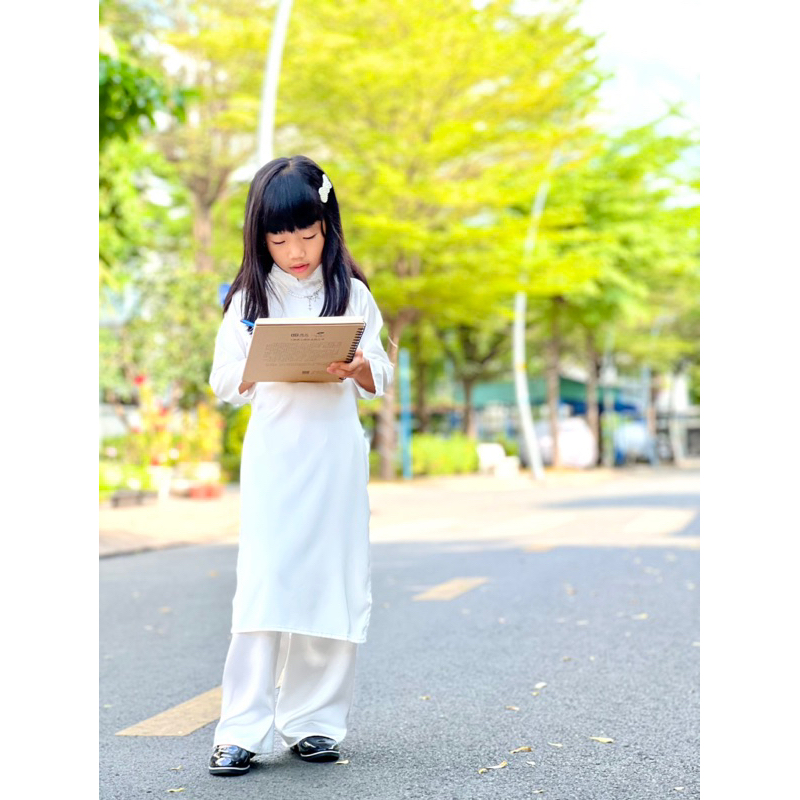 Áo Dài Lụa Trắng Cao Cấp Bé Gái