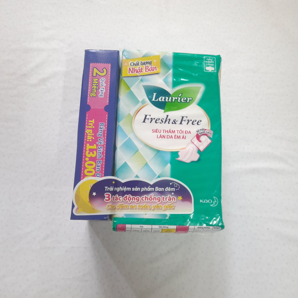 Băng ngày siêu mỏng cánh Laurier 20 miếng/gói, xuất xứ Thái Lan.