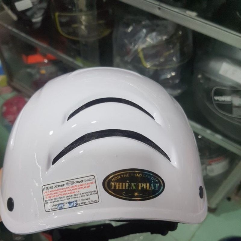 Mũ bảo hiểm thể thao lưỡi trai thoáng nhẹ nhiều lỗ mát mẻ