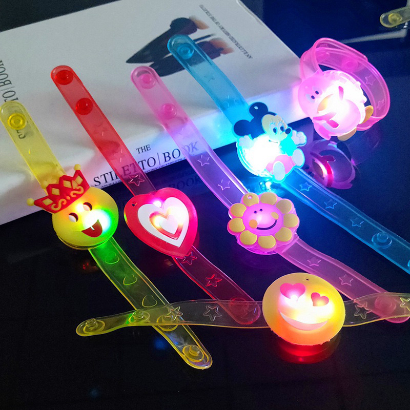 Đồng hồ đồ chơi có đèn nháy cho bé