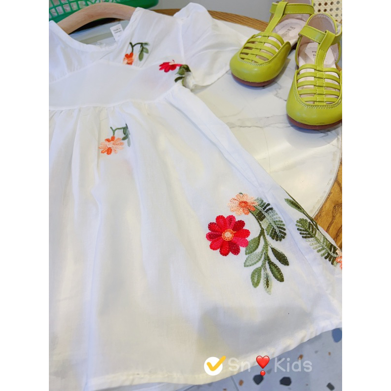 Váy bé gái,Váy babydoll hoa thêu cho bé gái 10 đến 30kg V0101