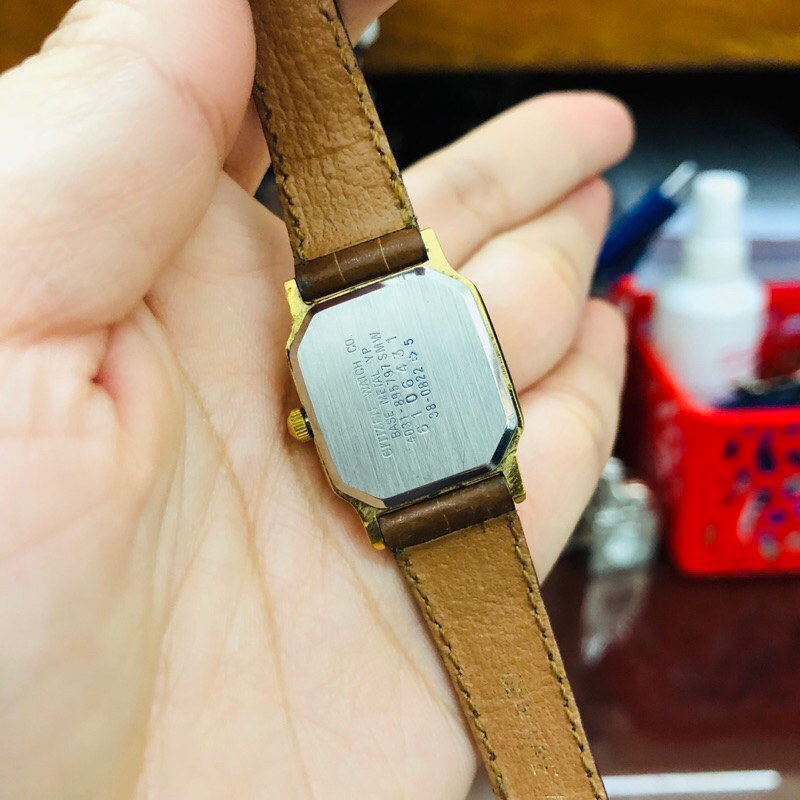 Đồng hồ nữ si nhật dáng tank hiệu Citizen