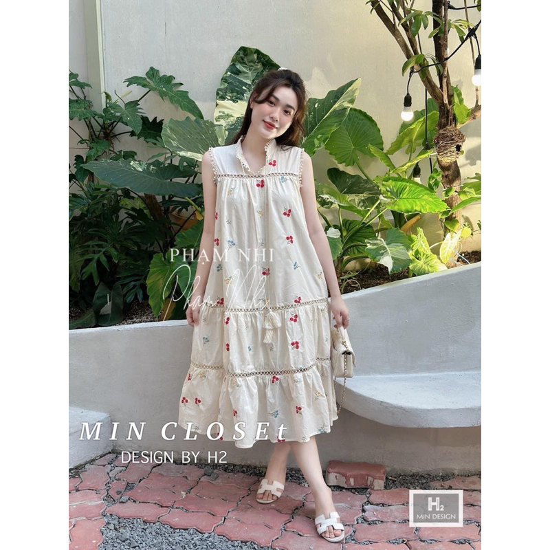 Váy Maxi Thô Thêu Hoa Nhí Phối Viền Ren MIN • Melanie Boutique
