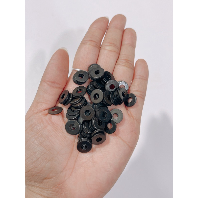 Túi 5 cái lông đền sắt đen 4li đường kính 1cm, vòng đệm phẳng 4x10 lắp thông dụng