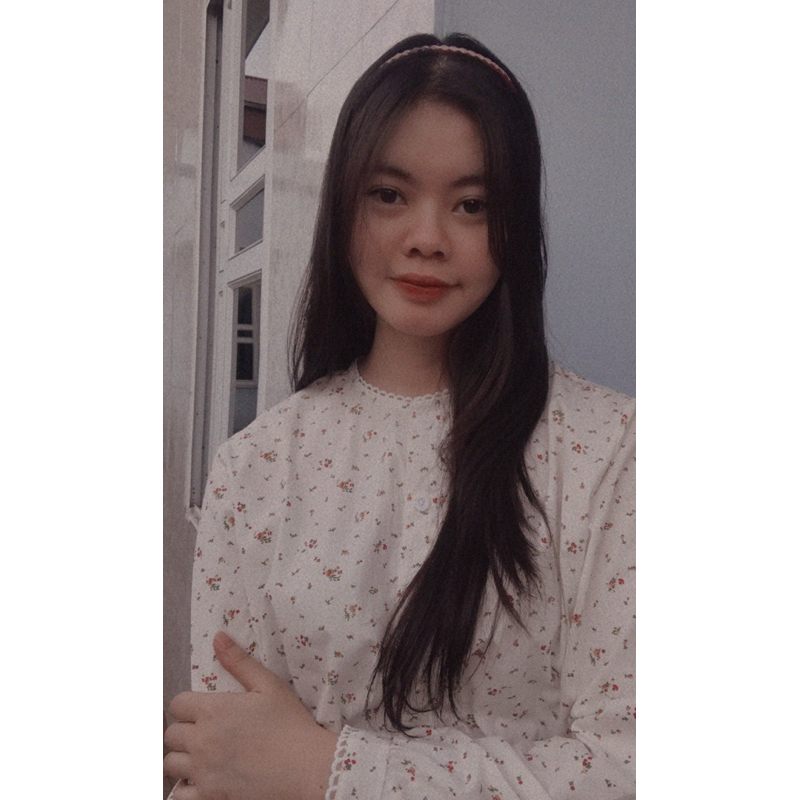 Pass Áo sơ mi hoa nhí phối ren